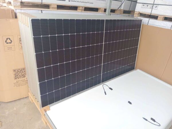 Tổng thể tấm PV JA 560watt
