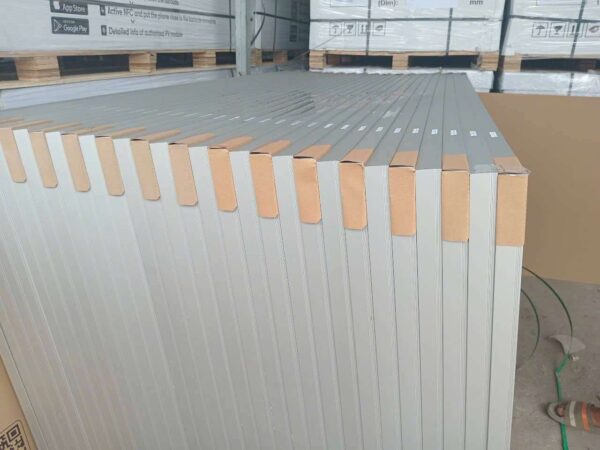 Tấm Pin JA 560watt mặt bên