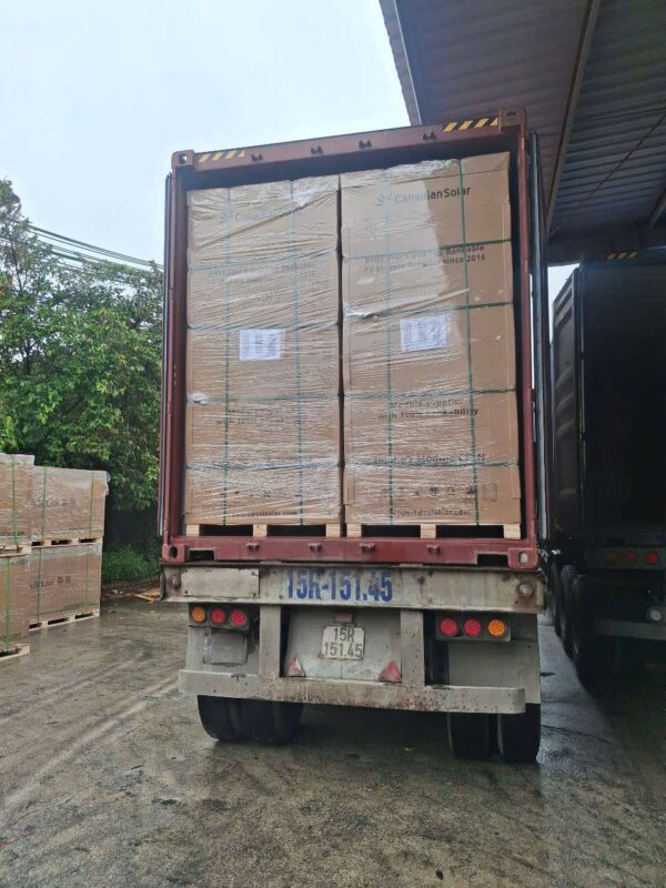 Tấm Pin Canadian 715W