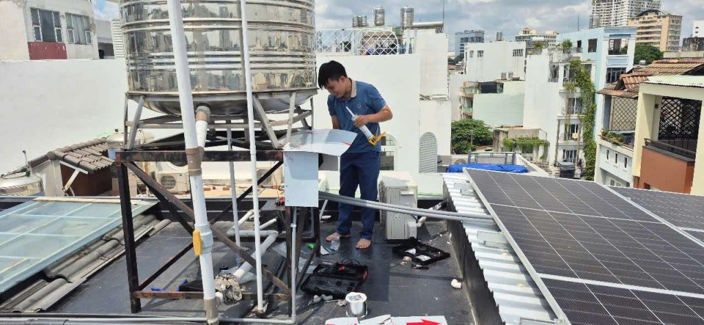 Solar Quang Đạt thi công điện mặt trời cho khách Đức Anh tại Quận 1