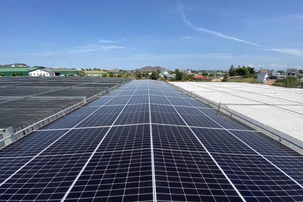 Lắp đặt hệ thống tấm pin sản xuất bao nhu cầu sử dụng