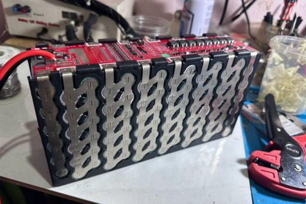 Pin đóng khối chưa qua kiểm định chất lượng